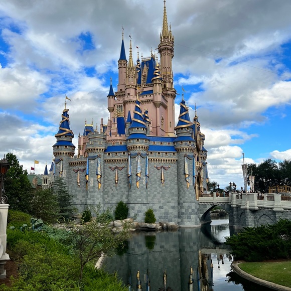 Meet your Posher, Lori - Picture 3 of 5